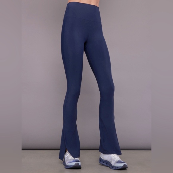 🧘🏻‍♀️Side Split Navy Bootcut Flare Leggings🧘🏻‍♀️ ~small - Picture 2 of 15